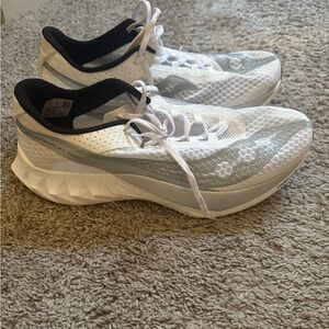 Saucony Endorphin Pro 4